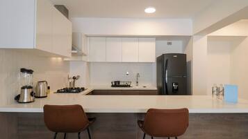 Apartment, 2 Bedrooms (801) | Living area | Smart TV