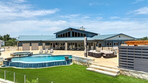Piscine extérieure, piscine chauffée