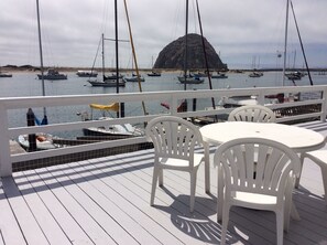 Outdoor dining - Charming three room Inn with Full Bay View Decks on the waterfront in Morro Bay. (Morro Bay)