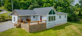 Wish You Were Here | Perfect Mountain Retreat Near Waynesville | Pet Friendly and Long-range Views