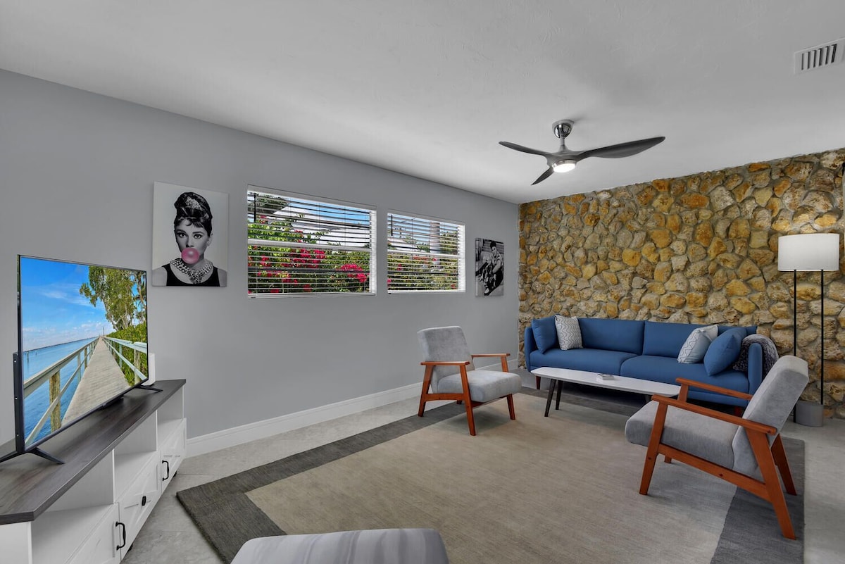 Photo 17 of Bella Bungalow-Olde Naples Mid Century Modern Beach House!