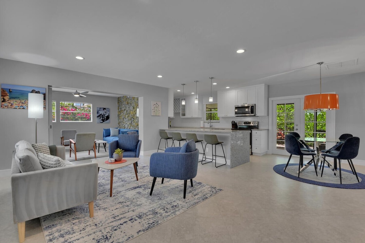Photo 9 of Bella Bungalow-Olde Naples Mid Century Modern Beach House!
