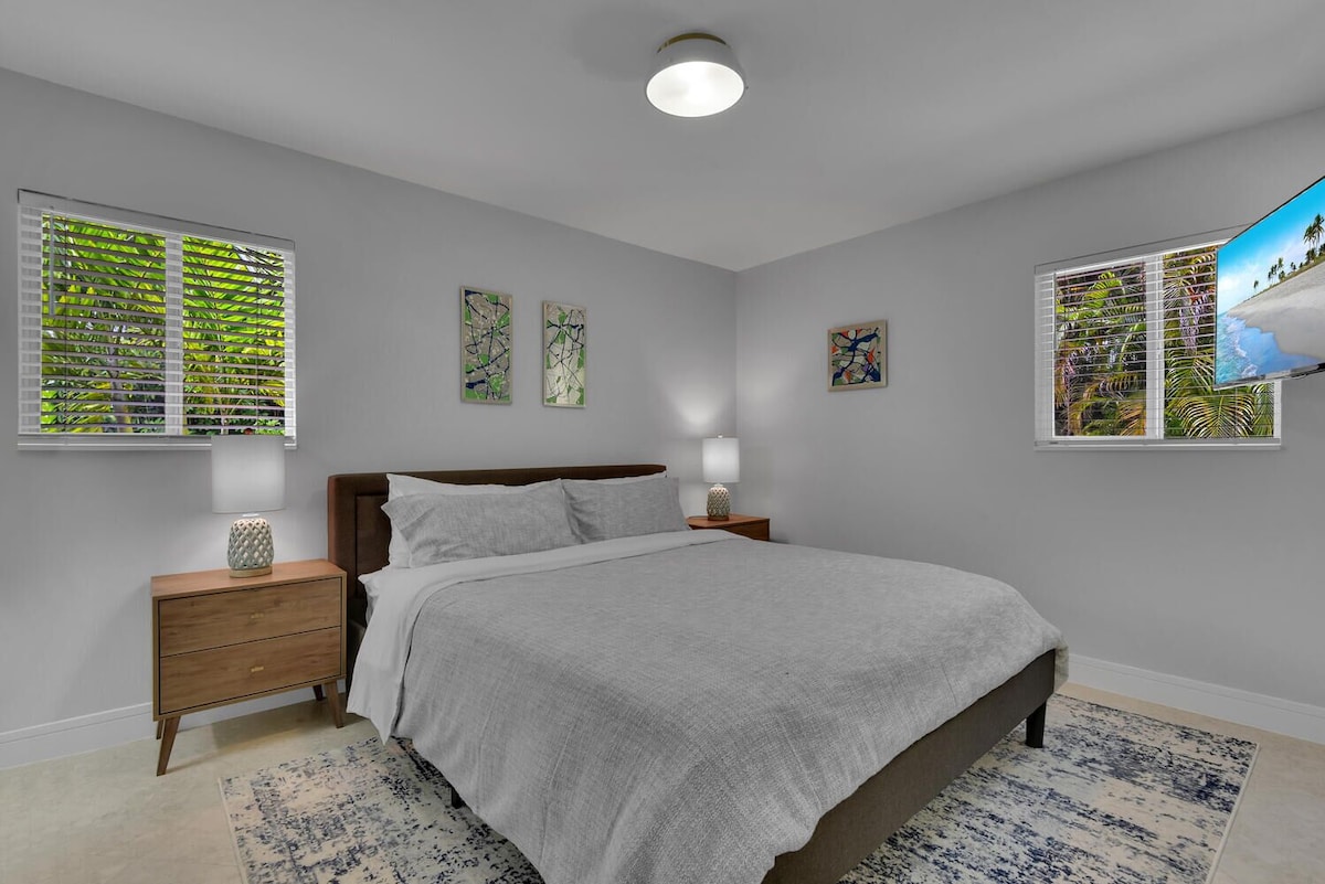 Photo 19 of Bella Bungalow-Olde Naples Mid Century Modern Beach House!