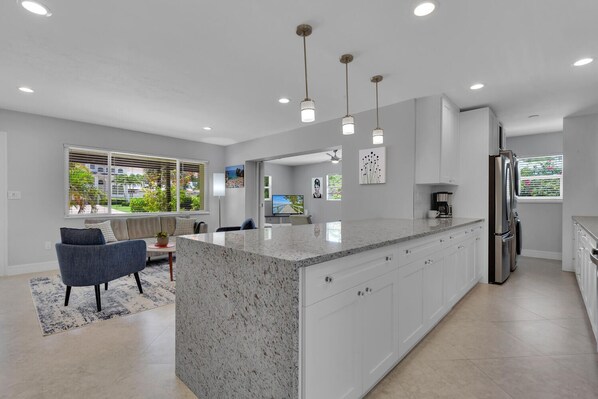 Interior - Bella Bungalow-Olde Naples Mid Century Modern Beach House! (Naples)