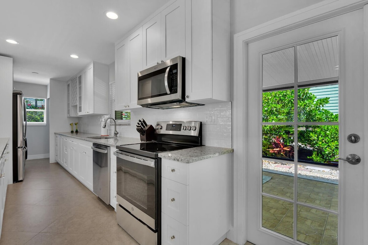 Photo 12 of Bella Bungalow-Olde Naples Mid Century Modern Beach House!