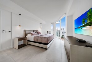 Luxury Apartment | 3 bedrooms, in-room safe, blackout curtains, iron/ironing board - Ocean view Amazing 3BR at Tiffany House (Fort Lauderdale)