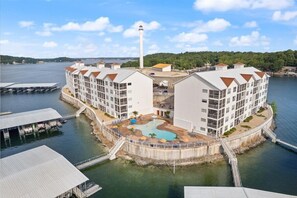 Sun Island - Isla del Sol - Lake Of The Ozarks Missouri Condo on Top Floor - Million Dollar Views at The Beautiful Lake Of The Ozarks!  "TOP" FLOOR UNIT! (Rocky Mount)