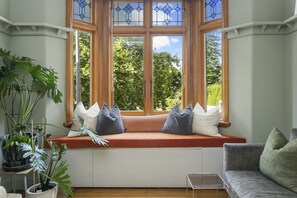 Deluxe Apartment | Living area