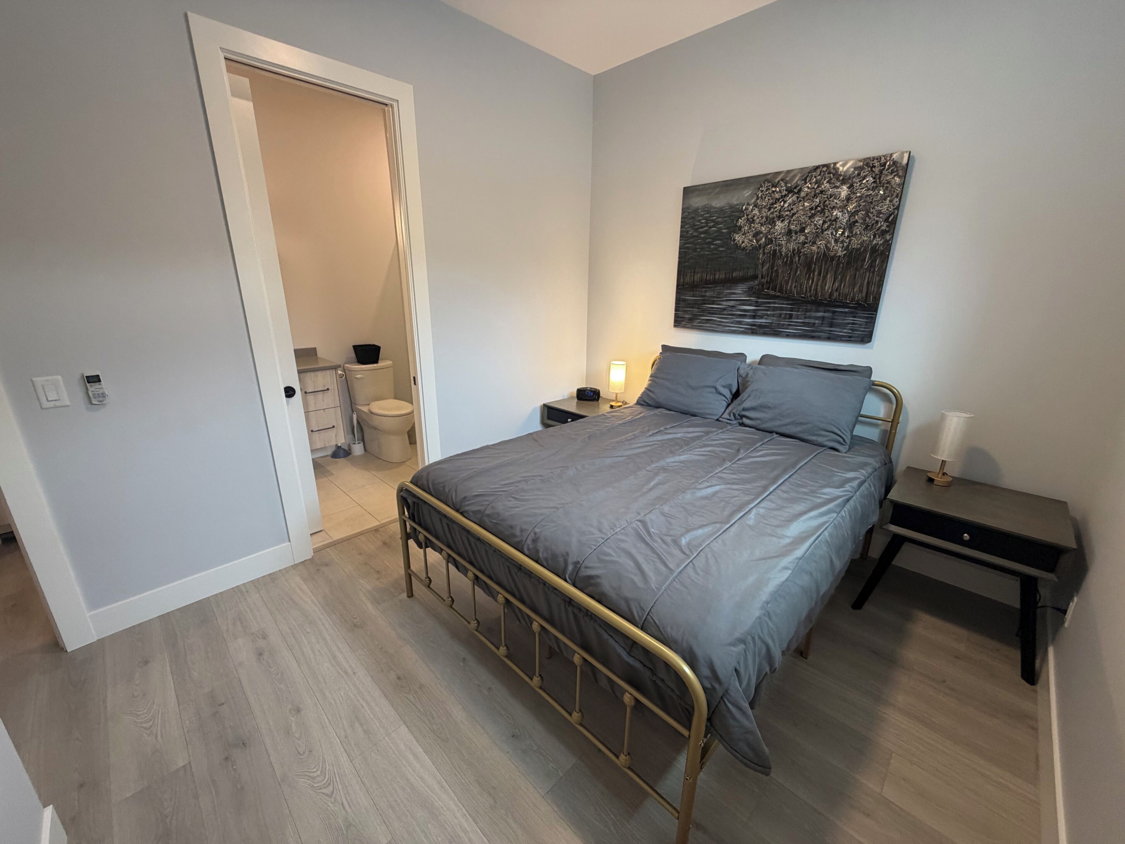 1 chambre, fer et planche à repasser, lit parapluie, Wi-Fi gratuit