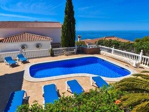Pool - Beautiful villa with private swimming pool (Salobreña)