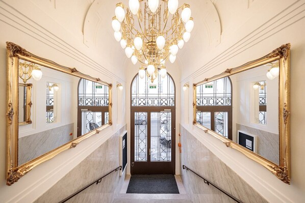 Interior - Amazing Josefstadt 1BR w/ Elevator & Cellar, nr Bars, by Blueground (Vienna)