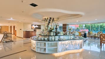 Tägliches Frühstücksbuffet gegen Gebühr
