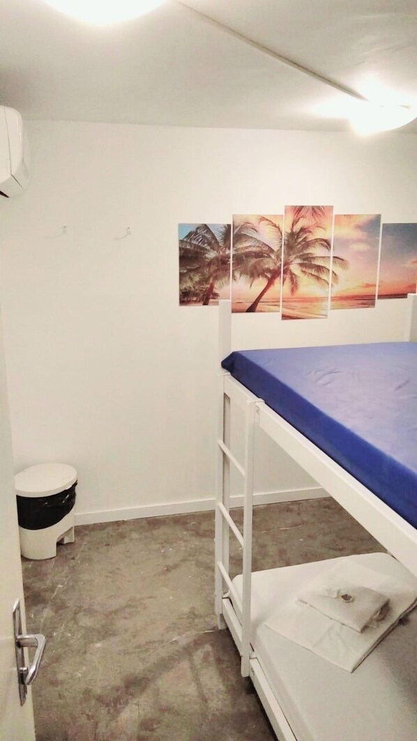 Family Room | 1 bedroom, soundproofing, iron/ironing board, free WiFi