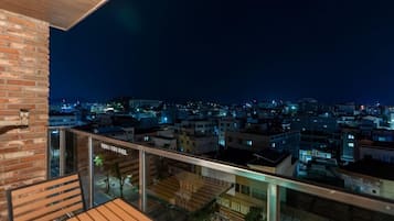 Terrace | ห้องพักตกแต่งอย่างมีเอกลักษณ์, ตกแต่งพิเศษโดยเฉพาะ, โต๊ะทำงาน, Wi-Fi ฟรี