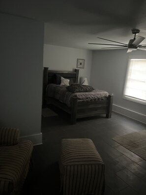 4 Schlafzimmer, Bügeleisen/Bügelbrett, WLAN, Bettwäsche