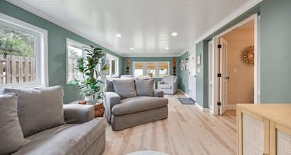 Sea la Vie - Beach Town Charm