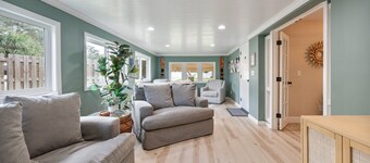 Sea la Vie - Beach Town Charm