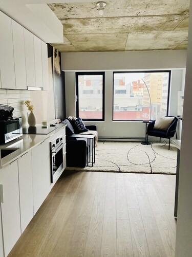 1-bedroom condo apartment in the Quartier des Spectacles