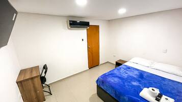 Standard Double Room | Free WiFi, bed sheets
