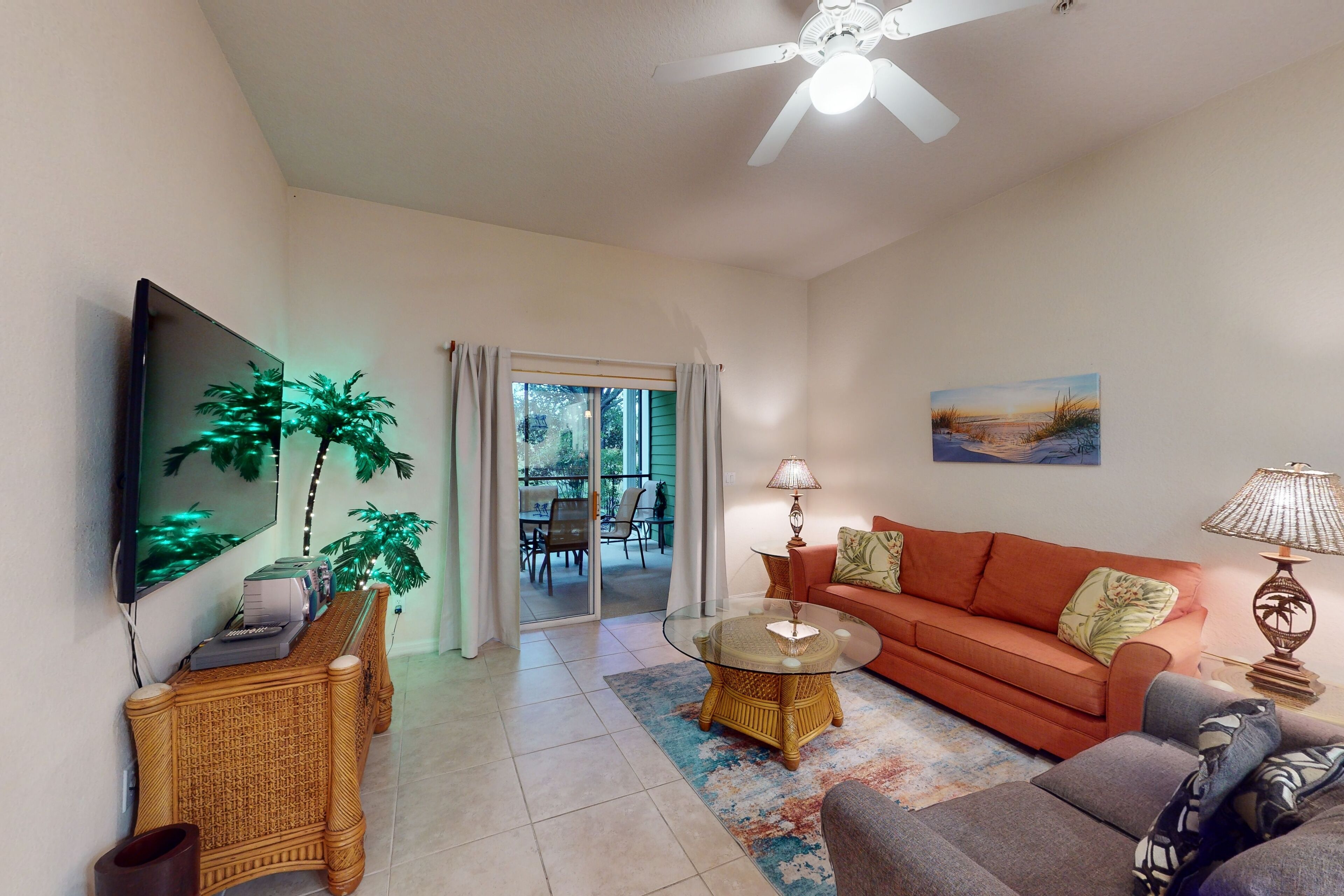 1st floor condo near theme parks, tennis court, patio, restaurant, shared pools