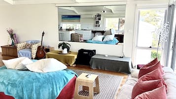 3 bedrooms, desk, iron/ironing board, travel cot