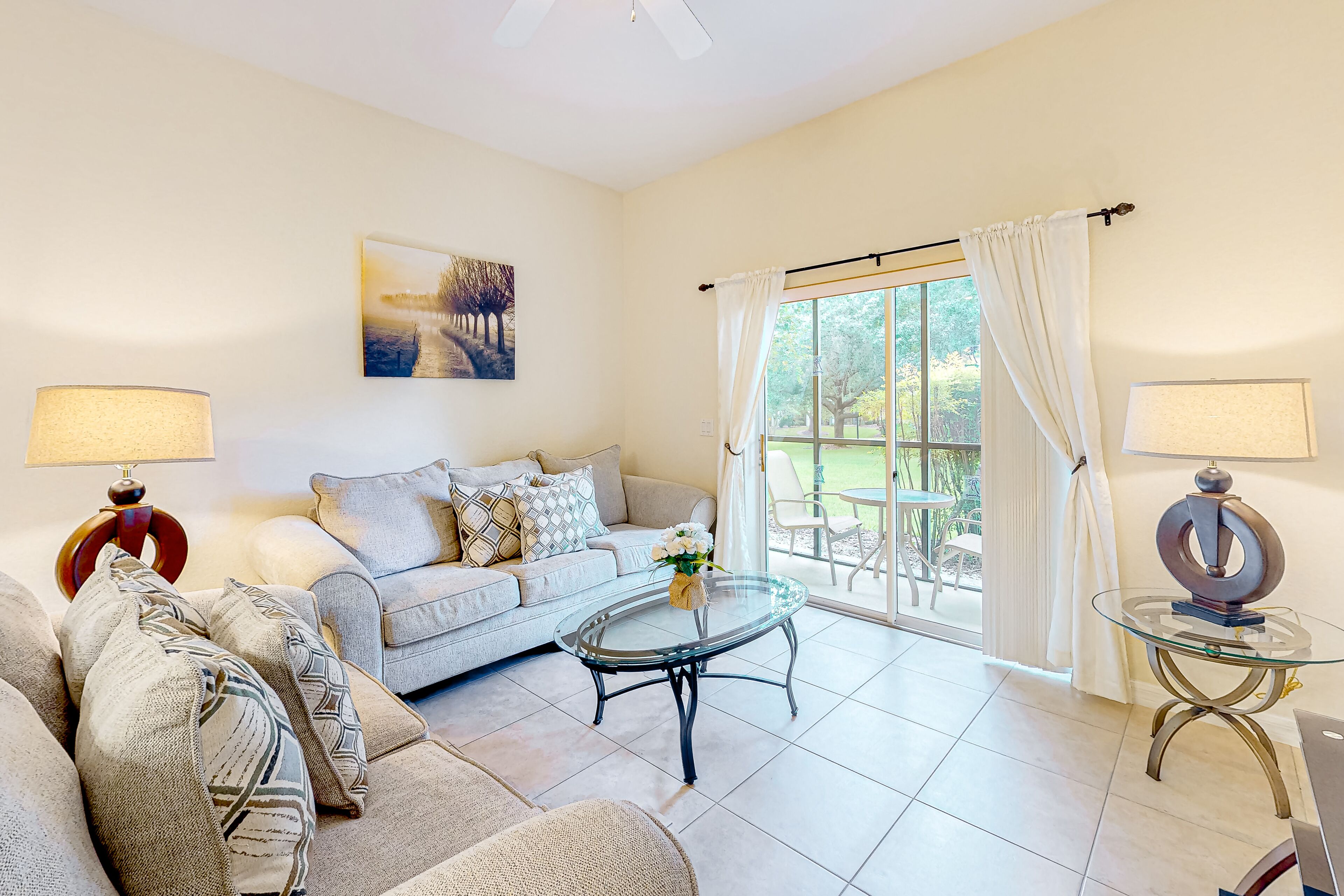 1st floor condo w\/ pools, near theme parks, tennis court, restaurant