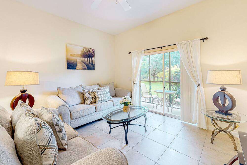 1st floor condo w\/ pools, near theme parks, tennis court, restaurant