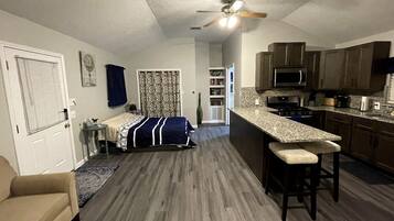 1 soveværelse, skrivebord, strygejern/strygebræt, Wi-Fi