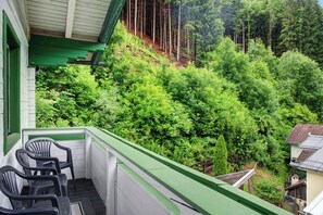 Property grounds - Apartment "Sonnberg" at Molltaler Appartements with Mountain View, Balcony & Wi-Fi (Stall)