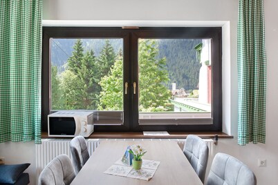 Apartment "Flying Hirsch" at Molltaler Appartements with Mountain View, Balcony & Wi-Fi