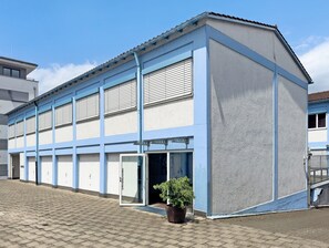 Exterior - Vacation Home "Commune88 East" with Shared Terrace & Wi-Fi (Friedrichshafen, Germany)