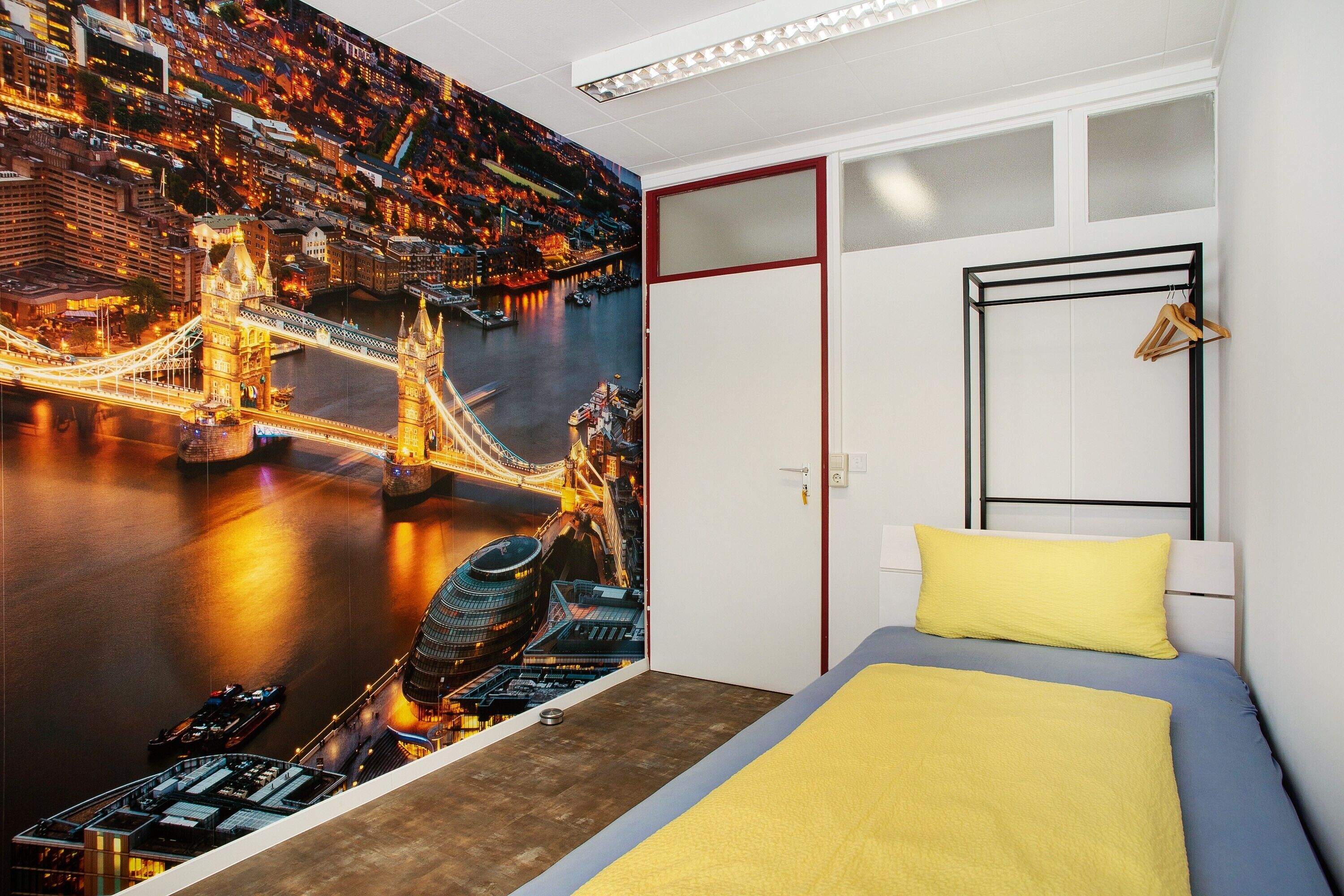 6 bedrooms, free WiFi, bed sheets