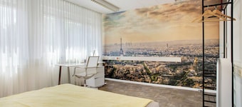 Vacation Home "Commune88 East" with Shared Terrace & Wi-Fi