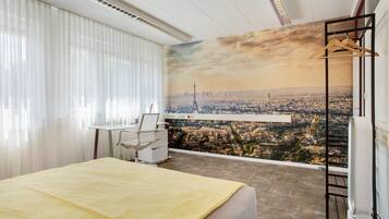 6 bedrooms, free WiFi, bed sheets