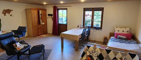 1 chambre, bureau, Wi-Fi gratuit, draps fournis