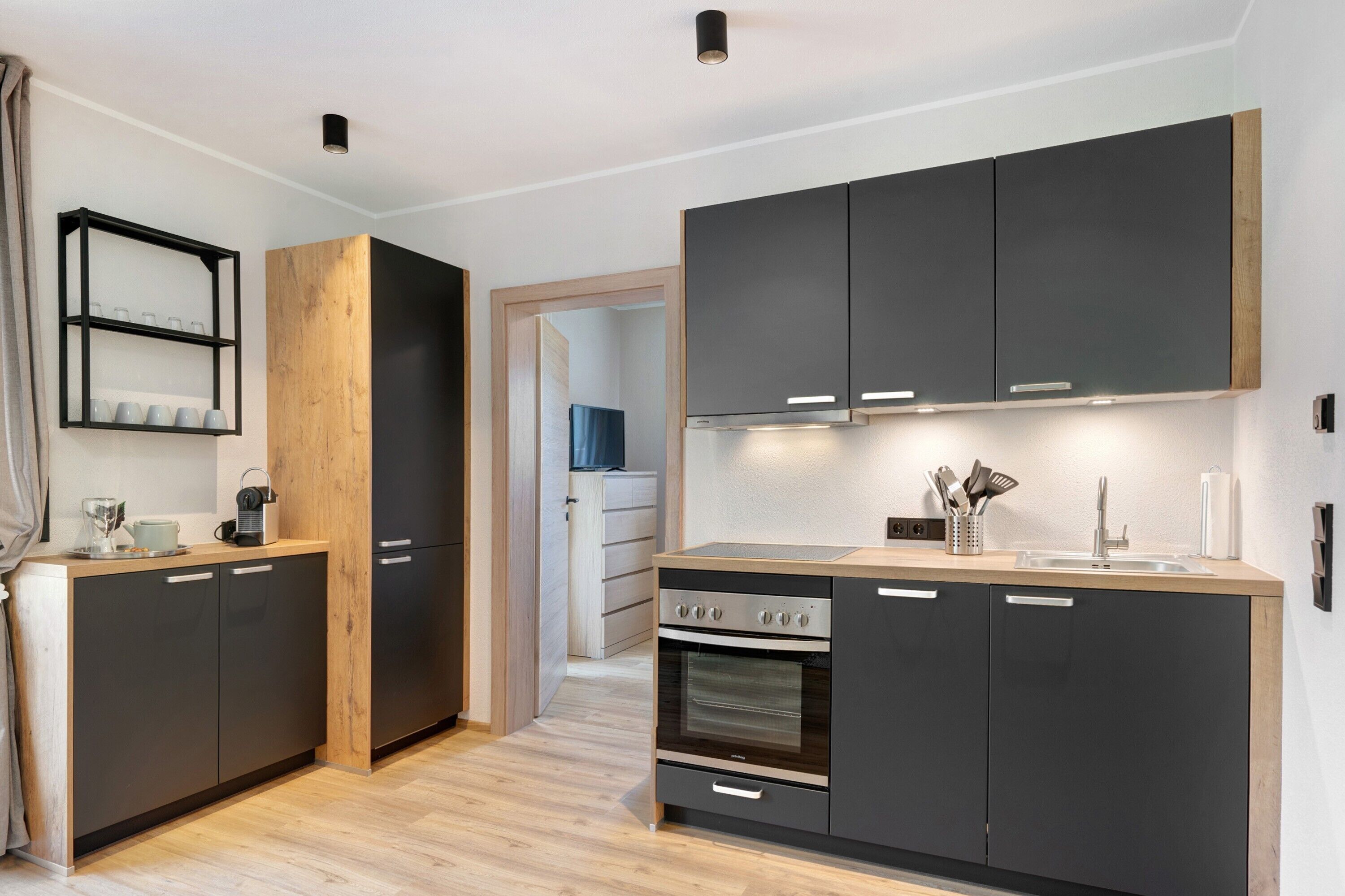 Kühlschrank, Ofen, Herdplatte, Geschirrspüler