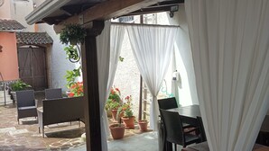 Villa, 1 Schlafzimmer, Balkon, Gartenblick | Außenbereich