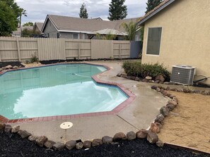 Pool - Pool house (Sacramento)