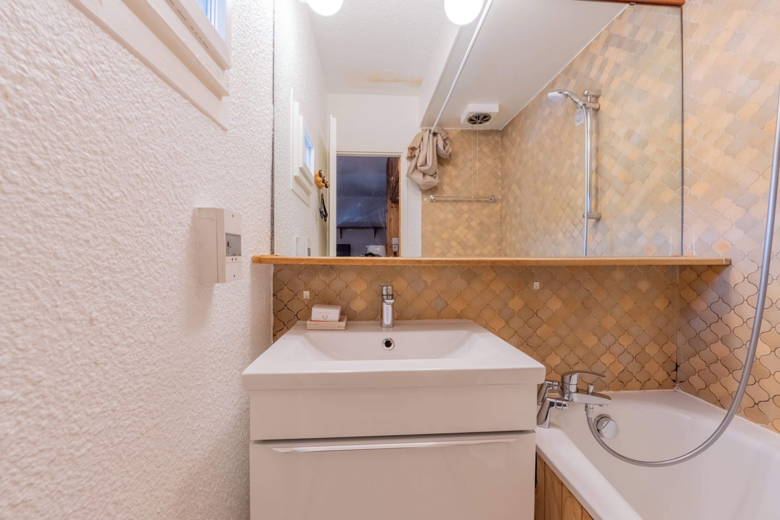 Bathroom with bathtub