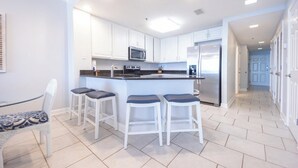 Coffee/tea maker, fridge, microwave, oven - Spacious 3 Bedroom/3 Bathroom Beachfront Condo in (Orange Beach)