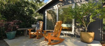 The Bayside Cottage Oceanview Vacation Home