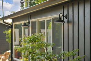 Exterior detail - The Bayside Cottage Oceanview Vacation Home (Victoria)