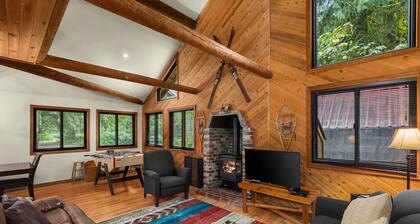 Dog-friendly cabin with fireplace, foosball, outdoor area, firepit, & W/D