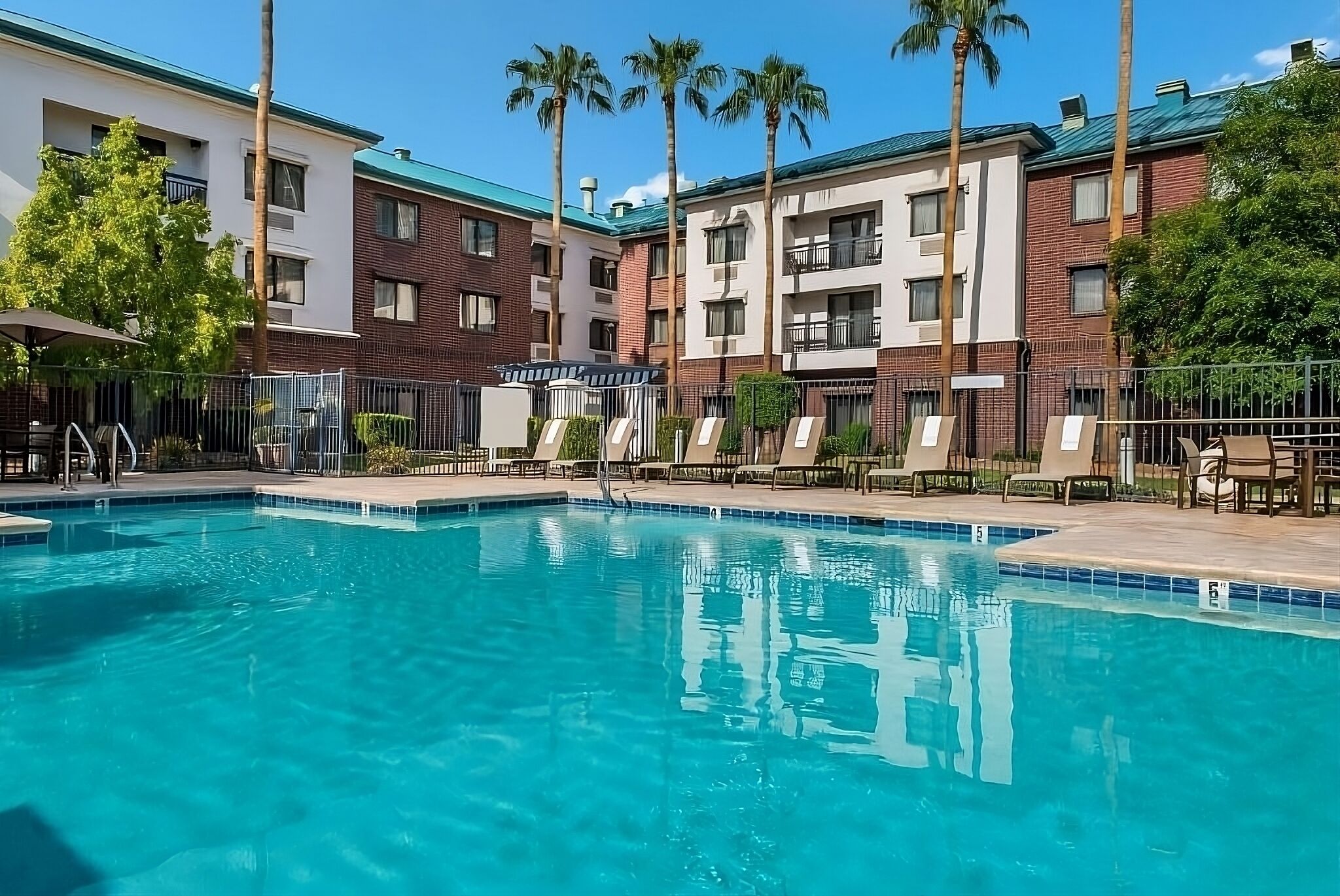 Affordability Meets Comfort! Two Relaxing Units, Swimming Pool, Pet-friendly!