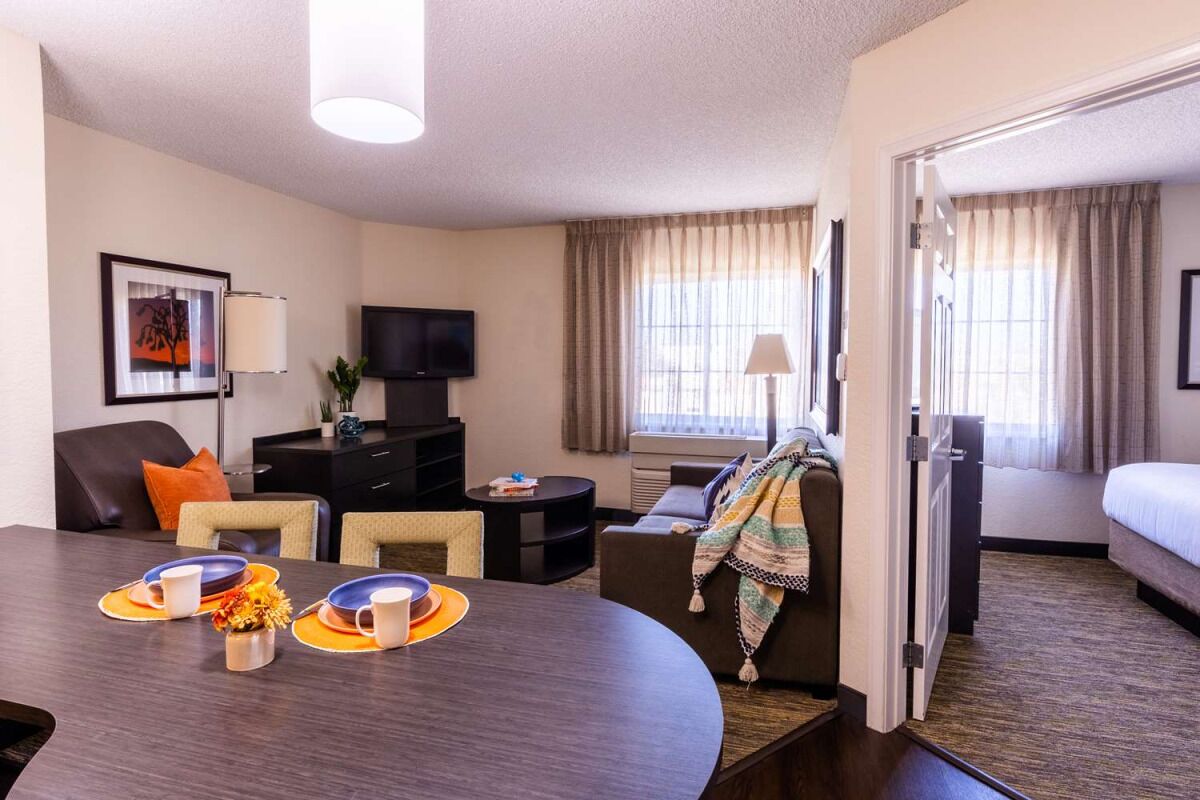 Indulge in California's Scenic Beauty! 4 Relaxing Units, Kitchen, Pets Allowed!