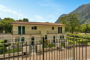 Property grounds - Porto Letizia Venezia 7, Porlezza, Italy (Porlezza)