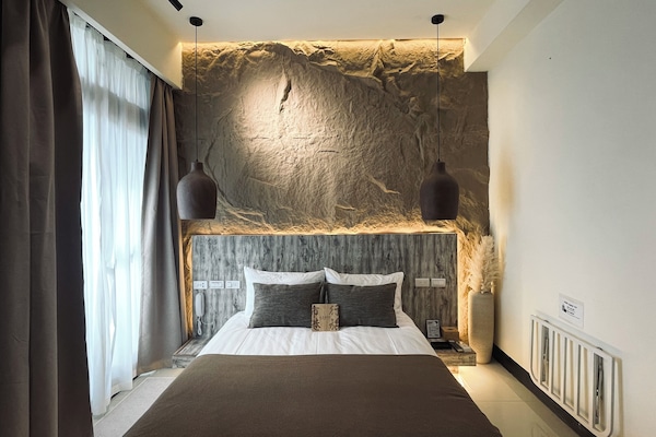 特色雙人房 | 高級寢具、獨特裝潢、布置獨特、筆電工作空間