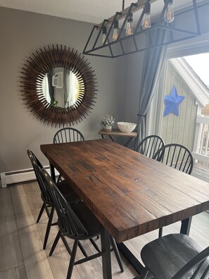 Dining - Updated 2 bedroom condo walking distance to restaurants and rec path (Stowe)