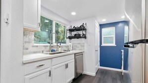 Private kitchen - Mount Hermon Redwood Retreat! (Felton)