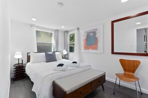 2 bedrooms, iron/ironing board, WiFi, bed sheets